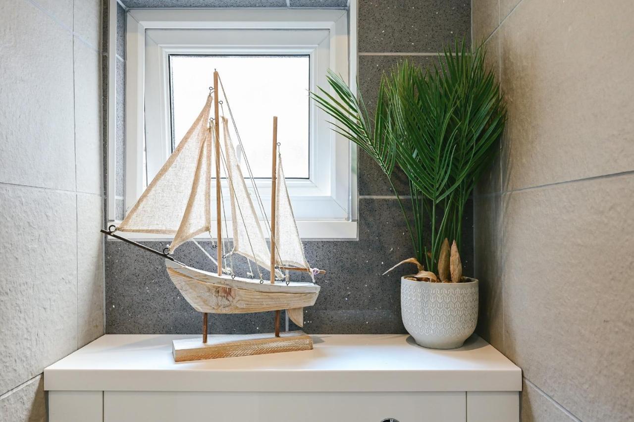 The Monopoly Breeze House - Your Dream Getaway With Wet Room In The Heart Of Hove Exteriér fotografie