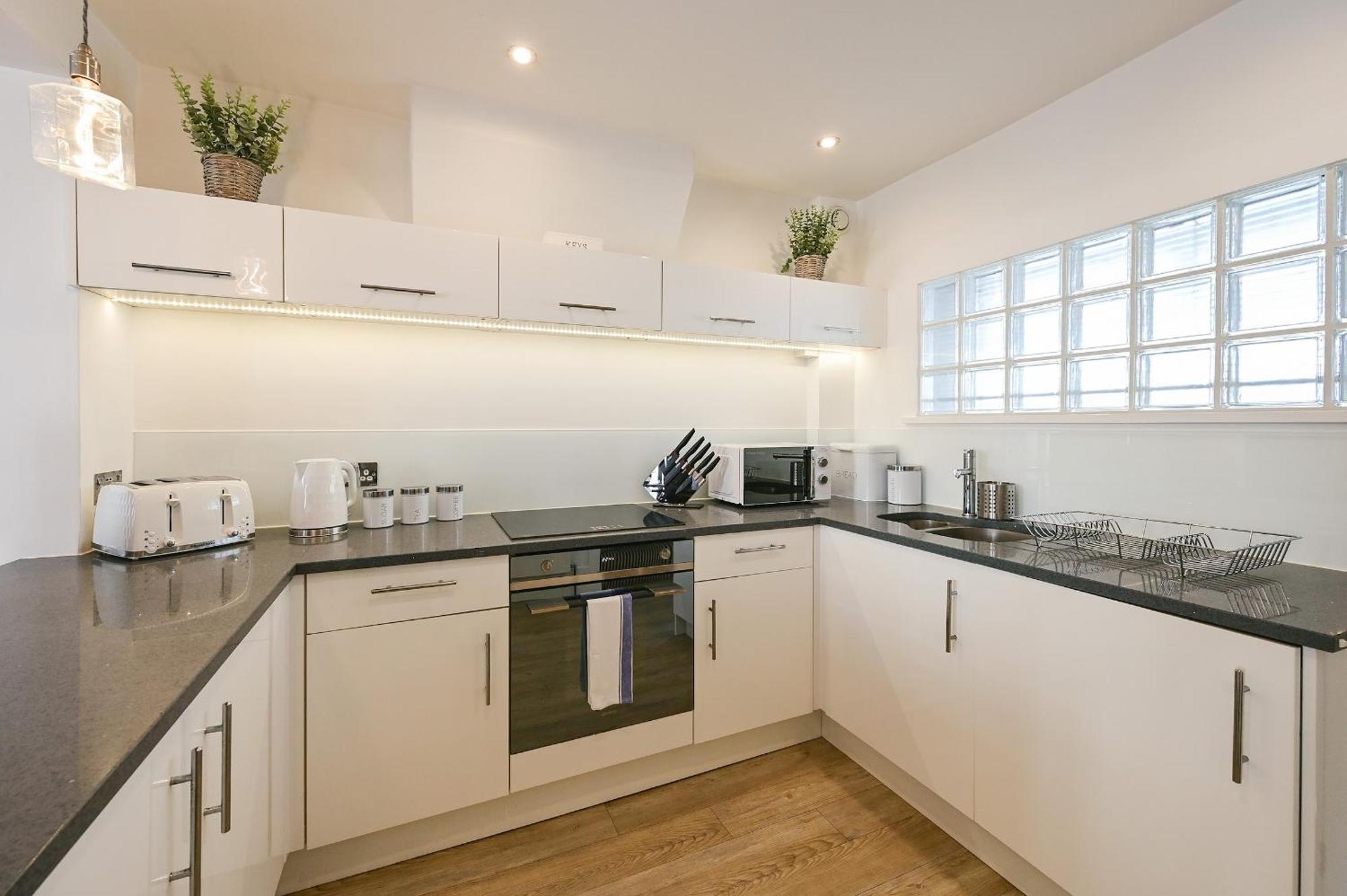 The Monopoly Breeze House - Your Dream Getaway With Wet Room In The Heart Of Hove Exteriér fotografie